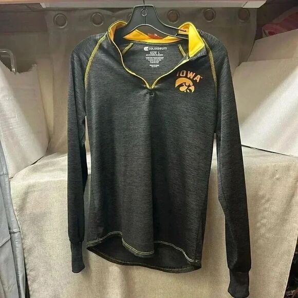 Hawkeyes Colosseum women’s large, thin, long sleeve - Picture 1 of 8